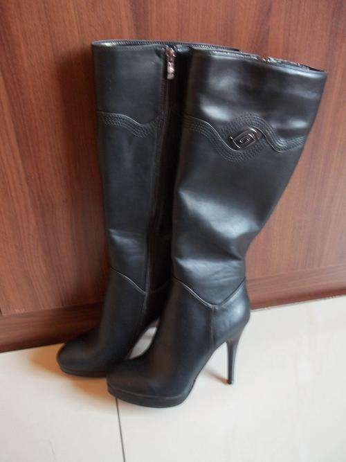 Leather Boots - Polaris- Brand New - size 5 - Shipping R65