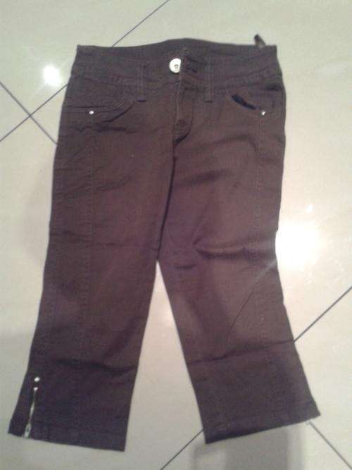 AS NEW BROWN 3/4 SHORTS 32