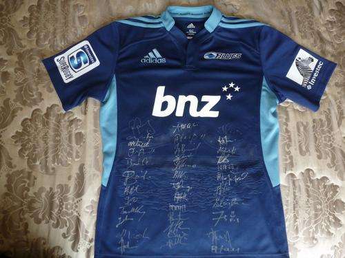 **Auckland Blues Team Signed New Zealand Rugby Jersey**