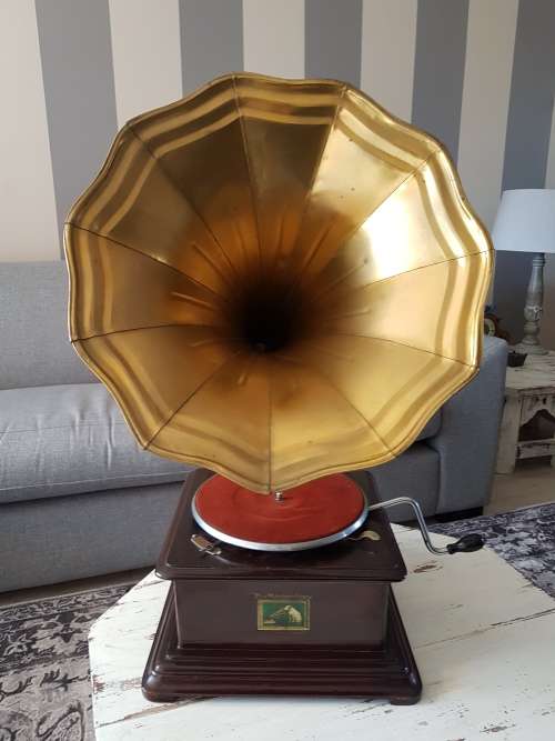 HMV Gramophone