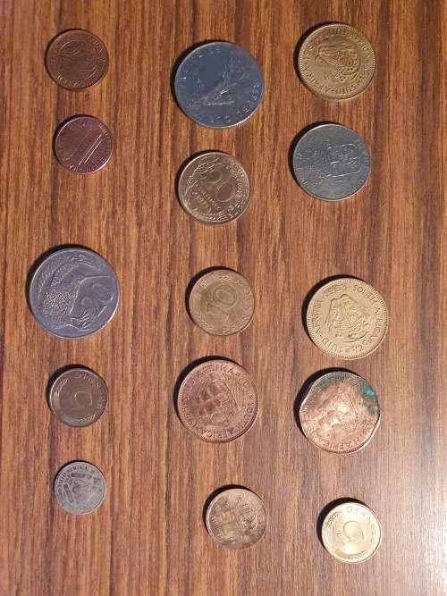 Potluck 11 coins different countries different denominations