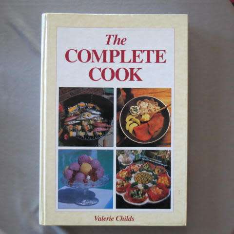 The Complete Cook - Valerie Childs