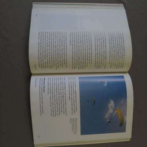 Whittall, Noel. Paragliding The Complete Guide - Revised and updated.