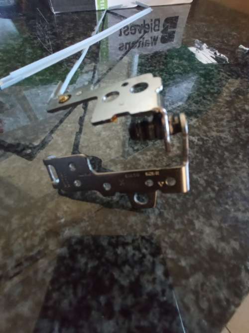 Hp 250 255 g6 hinges