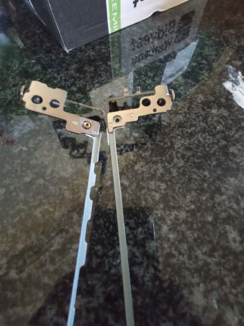 Hp 250 255 g6 hinges