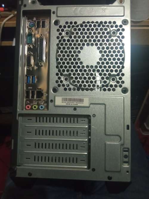 Desktop pc with intel I3 8100 8gen cpu