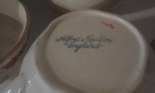 Alfred Meakin Seventeen piece Tea Set