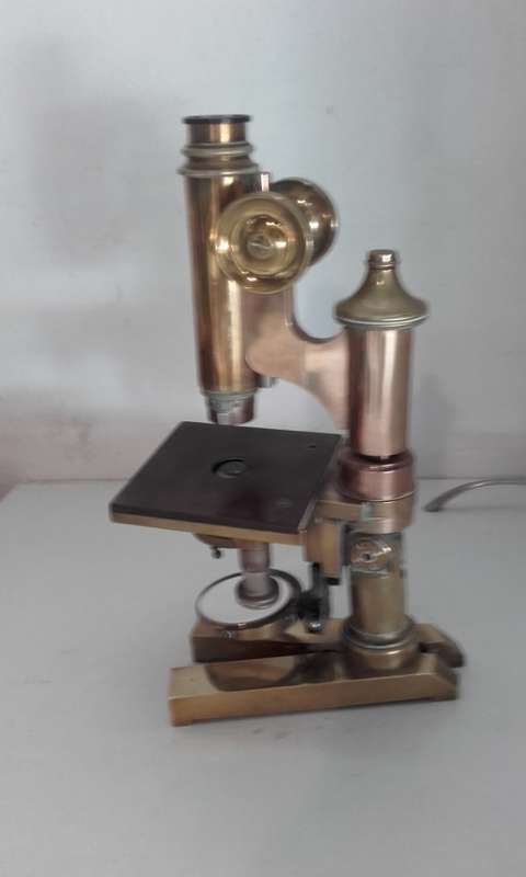 Brass E.Leitz Wetzlar Microscope No 76115 in Wooden Box