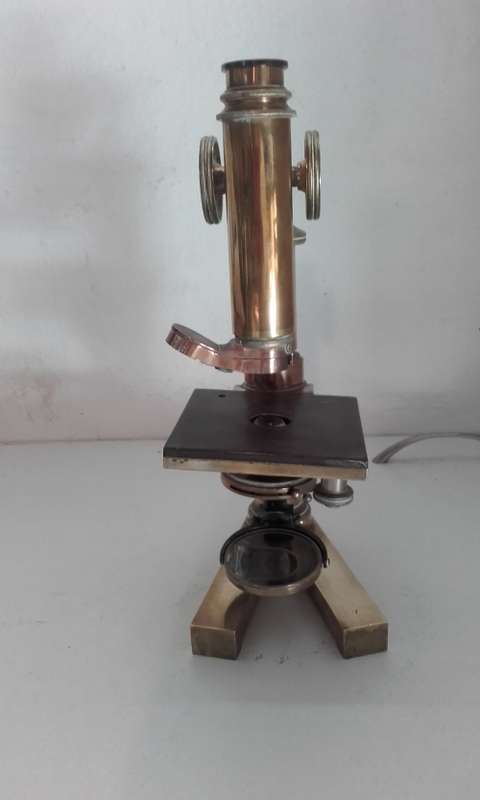 Brass E.Leitz Wetzlar Microscope No 76115 in Wooden Box