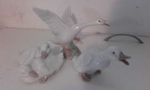 Lladro Goose and Two Goslings Set