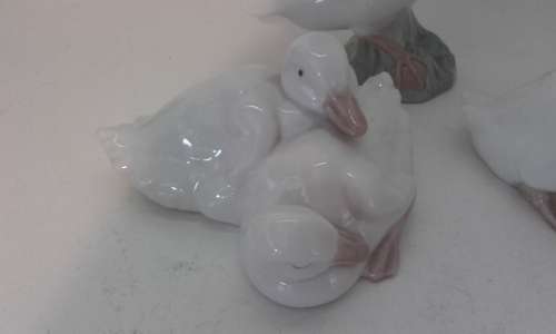 Lladro Goose and Two Goslings Set