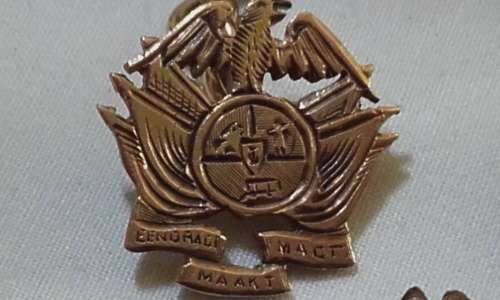 Cufflings and Pin 9ct Gold Boerwar?
