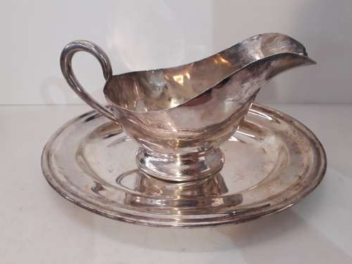 SAR Gravy Boat and dish Set