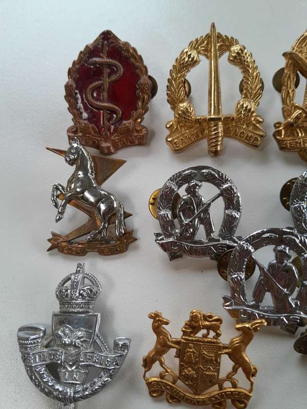SOUTH AFRICAN MILITARY SERVICE BADGE