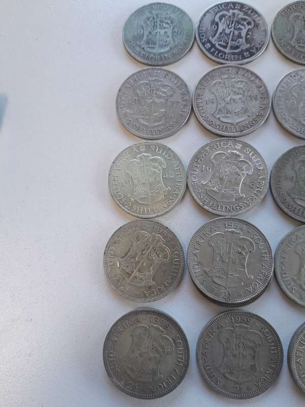 Two Shillings x 22 coins