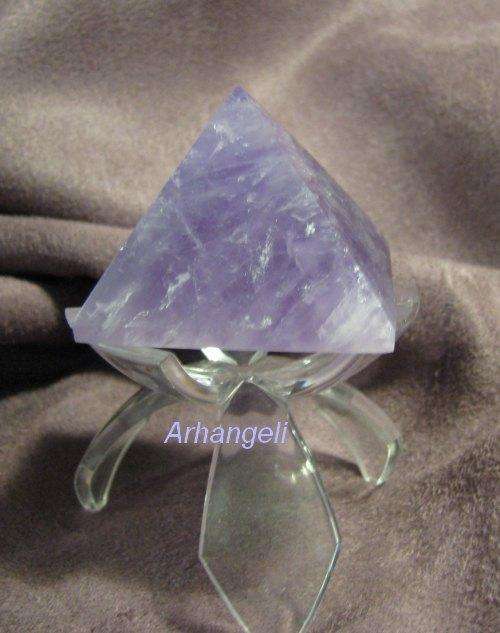 SMALL AMETHYST PYRAMID FROM MADAGASCAR 77 Grams.