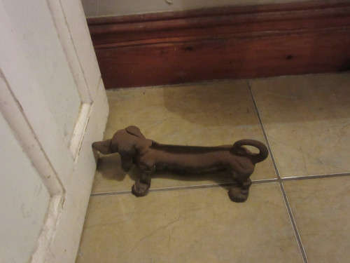VICTORIAN BOOT SCRAPPER IN THE FORM OF A DOG