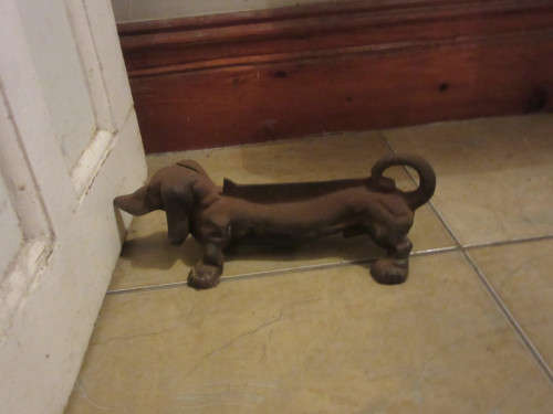 VICTORIAN BOOT SCRAPPER IN THE FORM OF A DOG