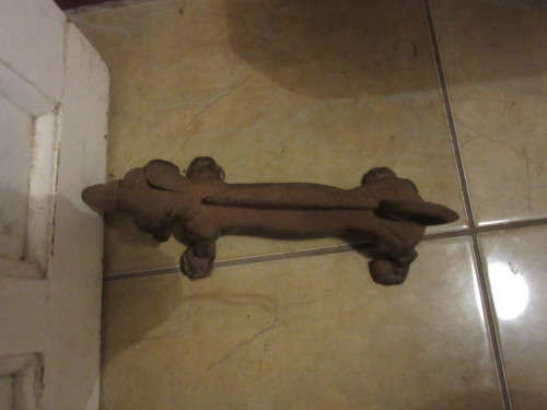 VICTORIAN BOOT SCRAPPER IN THE FORM OF A DOG