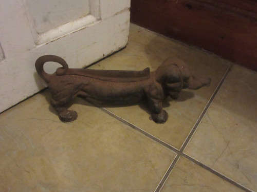 VICTORIAN BOOT SCRAPPER IN THE FORM OF A DOG