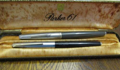 Vintage Pens in box as is