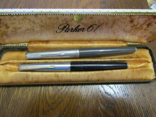 Vintage Pens in box as is