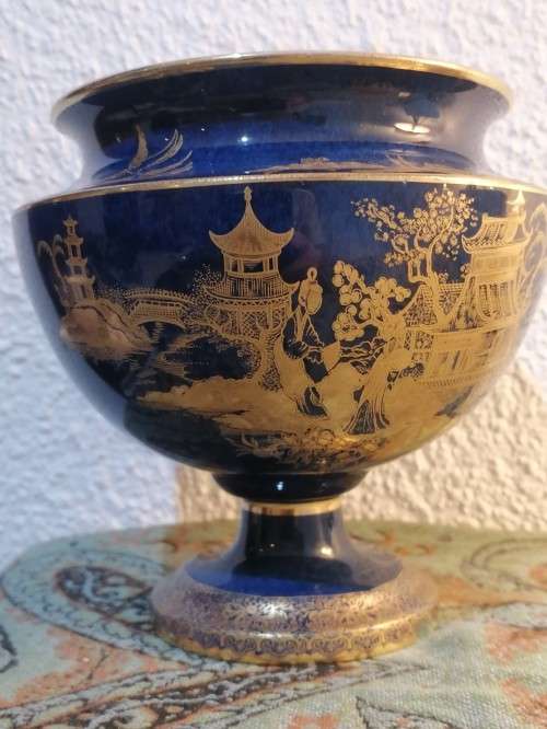 A Rare Wiltshaw and Robinson Carltoware - Gilt Kang Hsi/Milkado Colbalt Jardineer