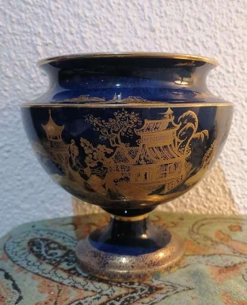 A Rare Wiltshaw and Robinson Carltoware - Gilt Kang Hsi/Milkado Colbalt Jardineer