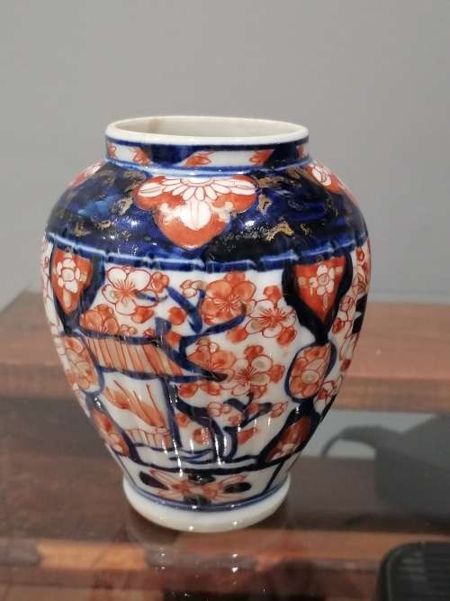 Small Antique Japanese Imari vase