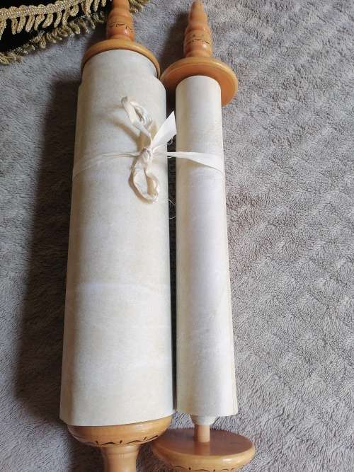Small Sefer Torah Scroll Hebrew Jewish Bible Pentateuch Judaica