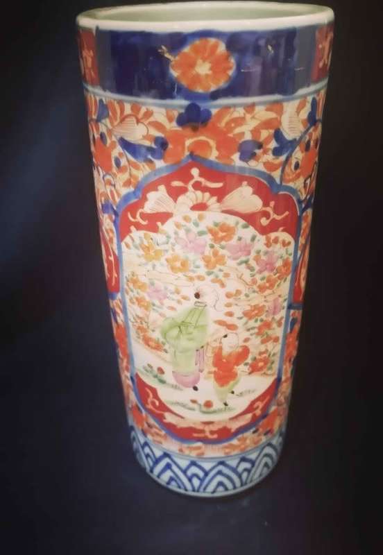 Stunning Japanese imari vase-12 inch