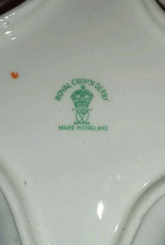Boxed set two dish bridge set royal crown