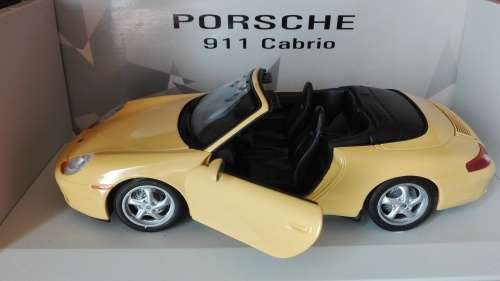 UT model 1:18 Porsche 911 Cabrio
