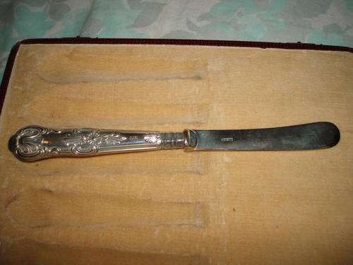 Beautiful silver handled butter knife, Sheffield 1928 handle