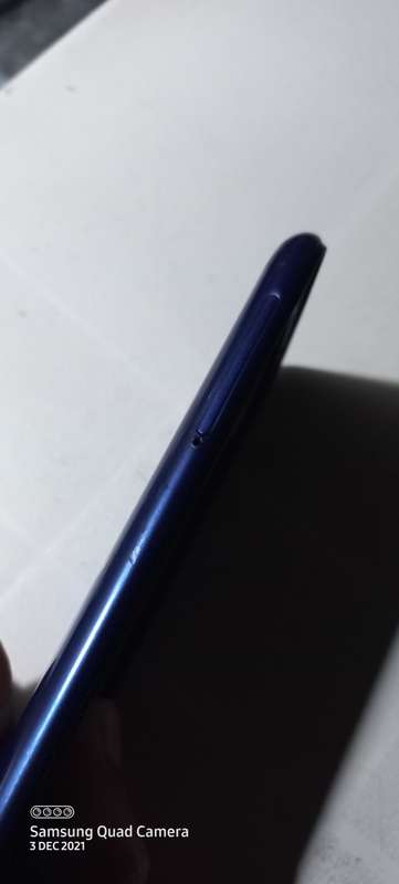 Samsung Galaxy J2 -needs screen repair