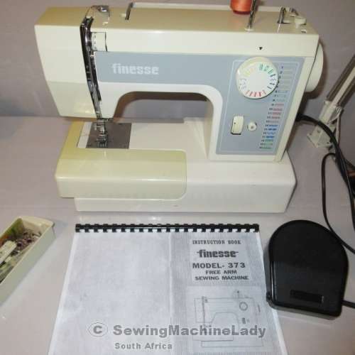 JANOME FINESSE 373 SEWING MACHINE-  FREE SHIPPING