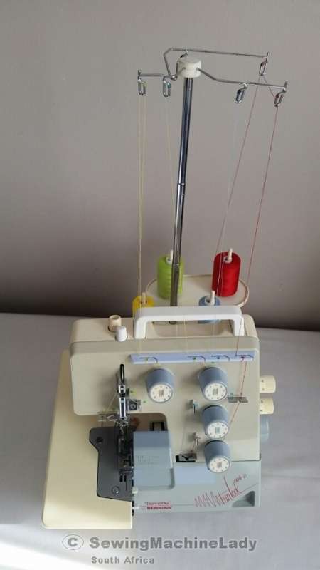 BERNINA BERNETTE  004D FUNLOCK OVERLOCKER