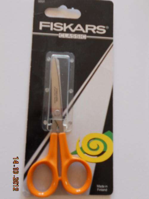 FISKARS CLASSIC 13CM (CUTTING AREA 5.5CM)