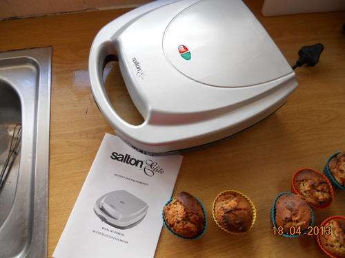 SALTON ELITE CUPCAKE MUFFIN MAKER