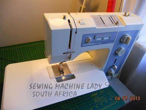 BERNINA 1030 SEWING MACHINE (SWISS MADE)