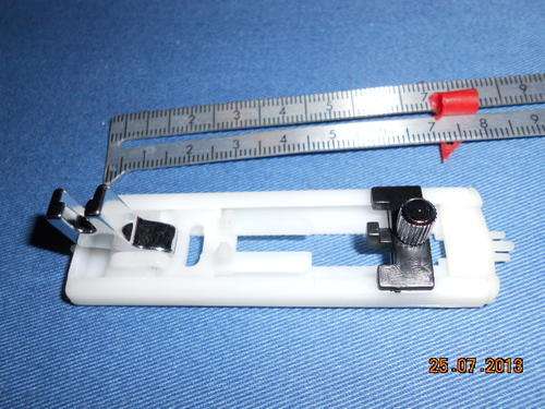 SLIDE BUTTONHOLE FOOT FOR SEWING MACHINE