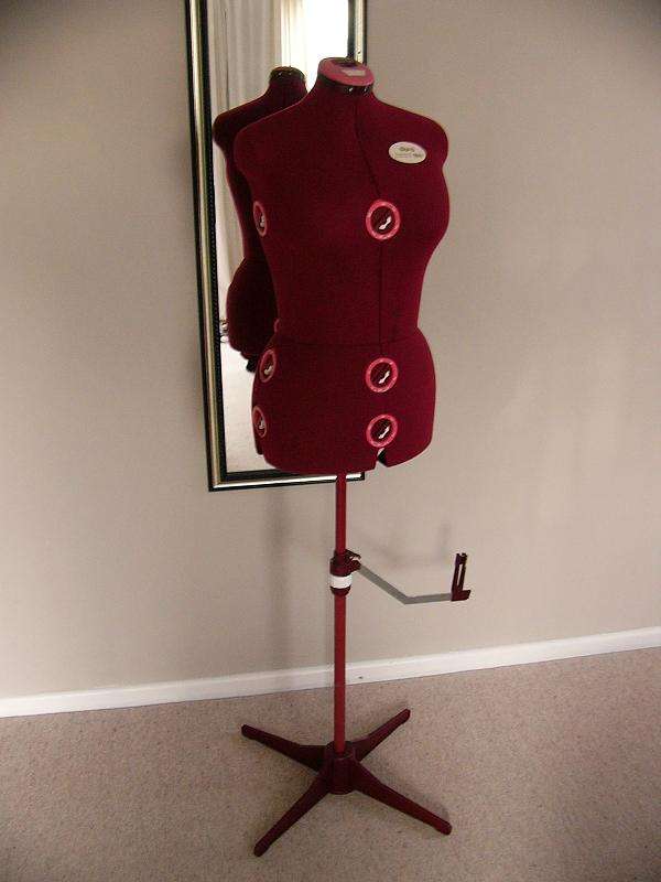 DRESSMAKERS DOLL/ DUMMY / MANNEQUIN (DIANA) MEDIUM