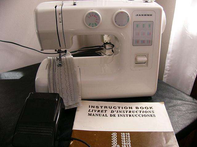 JANOME FINESSE SEWING MACHINE JD1810 (S/N 740028652)
