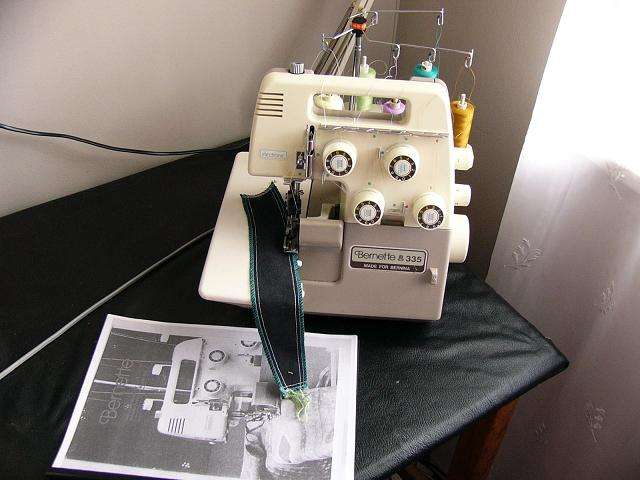 BERNINA BERNETTE 335D OVERLOCKER (S/N 0490328116)