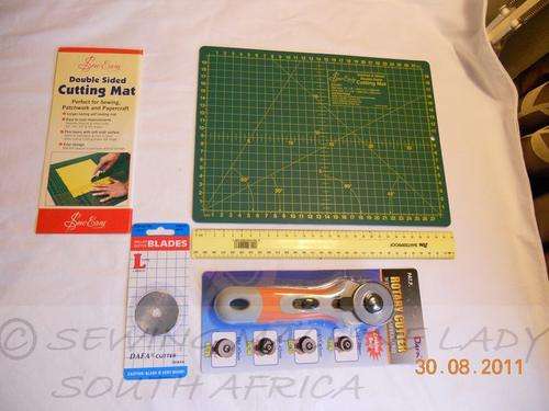CUTTINGMAT & ROTARY CUTTER & SPARE BLADE (add R35 shipping)
