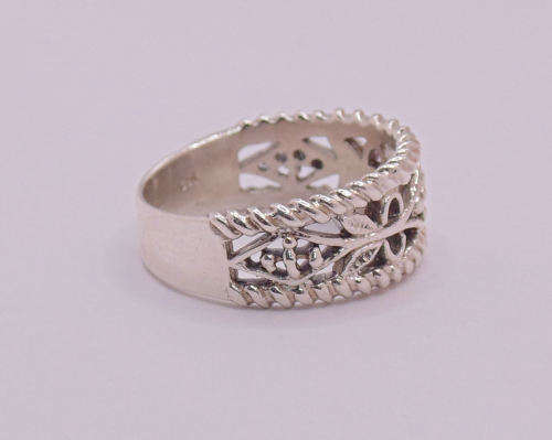 Pattern ring