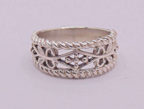 Pattern ring