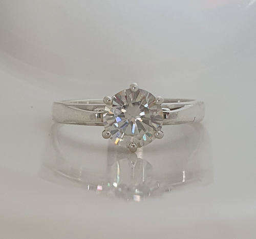 Moissanite 1ct silver ring - note inclusion-