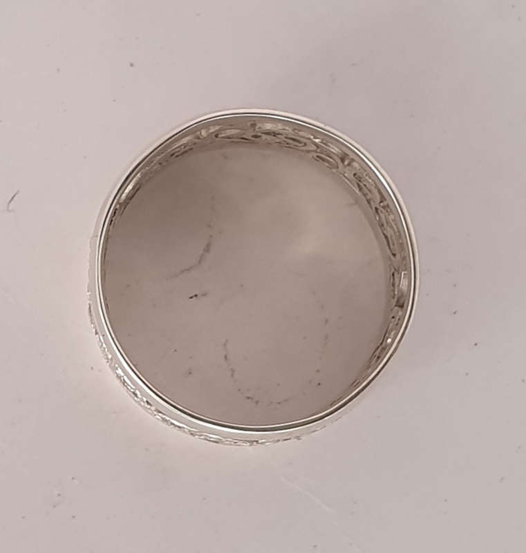 Sterling silver hand made ring Pattern
