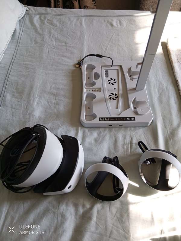 Ps5 VR2 plus cooling stand (no console)